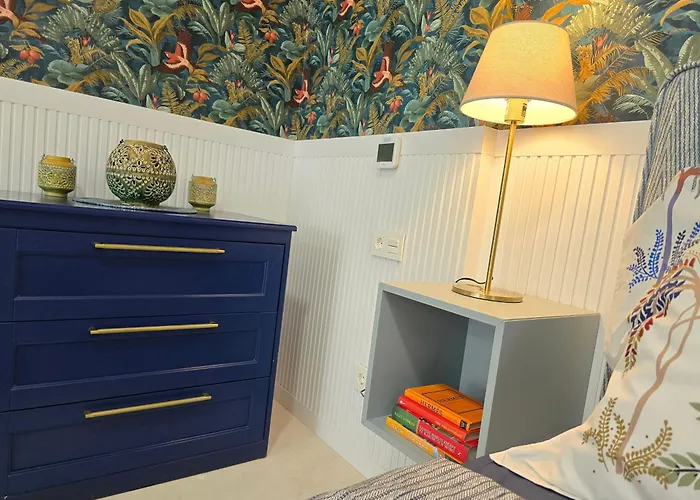 Sun & Palms - Bluebird Designer